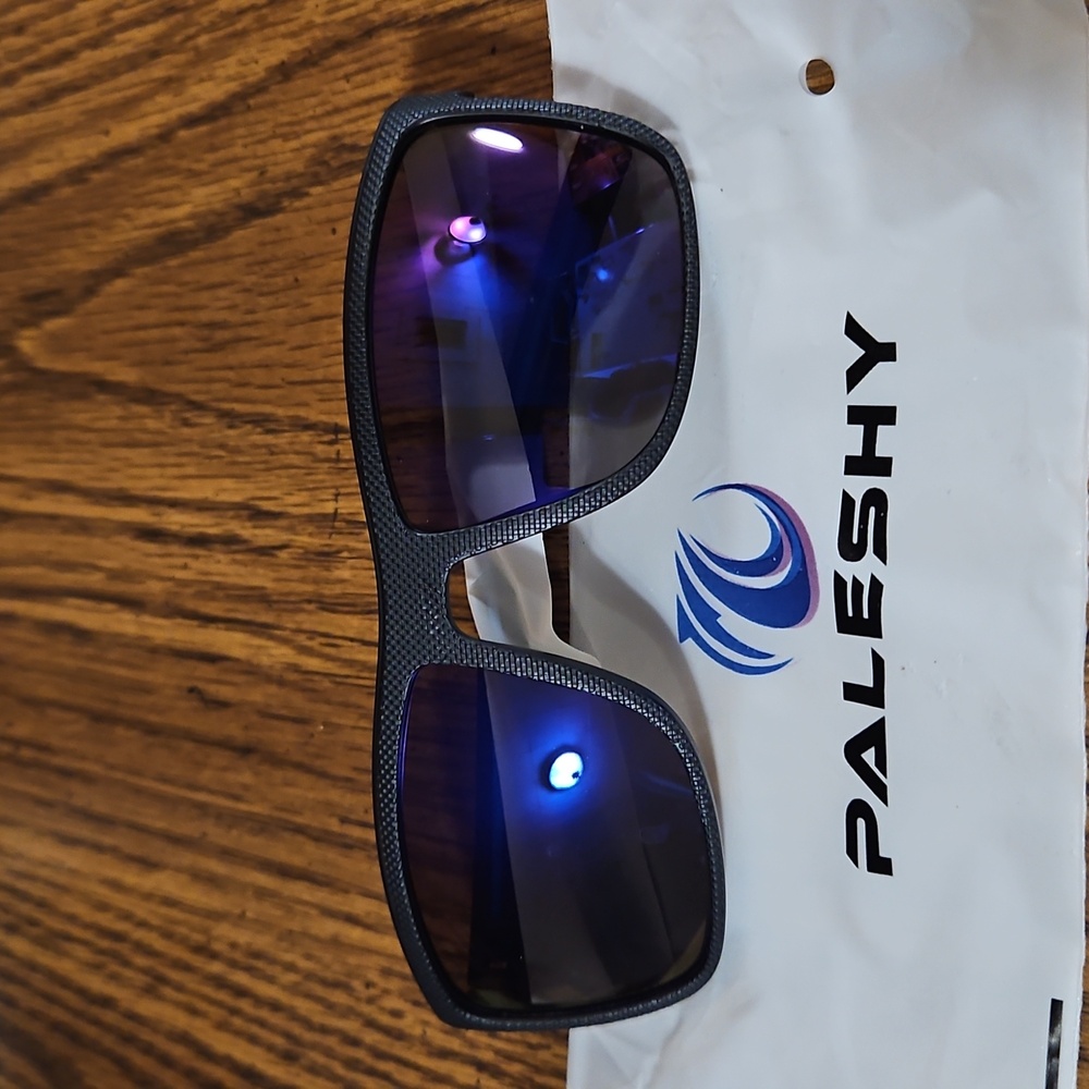 PALESHY Unisex BluBlk-on-Black Polarized Sunglasses-Lightweight UV400 Protection